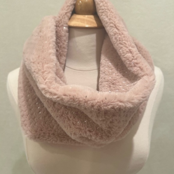 Antonio Infinity Scarf - Picture 3 of 5